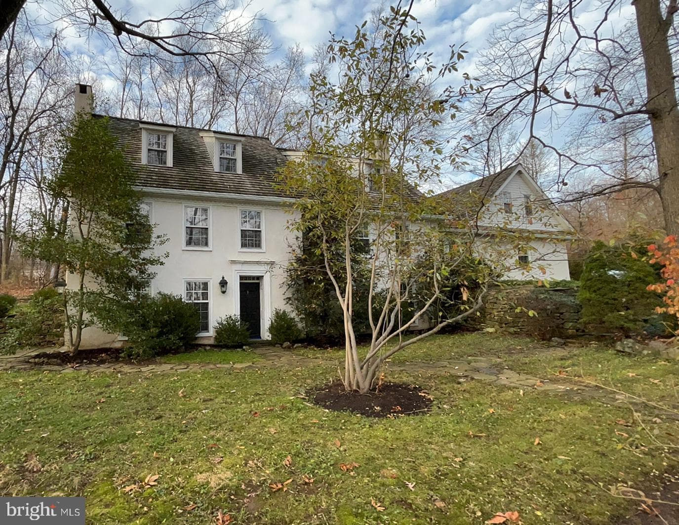 1683 Hilltop Road photo 2