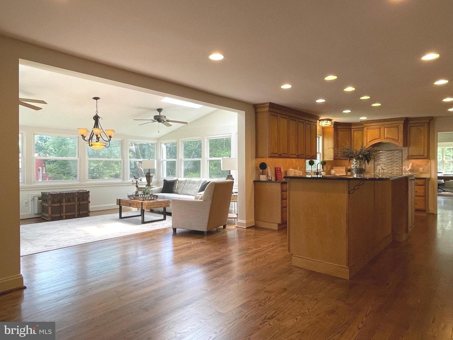 138 Davis Road photo 10