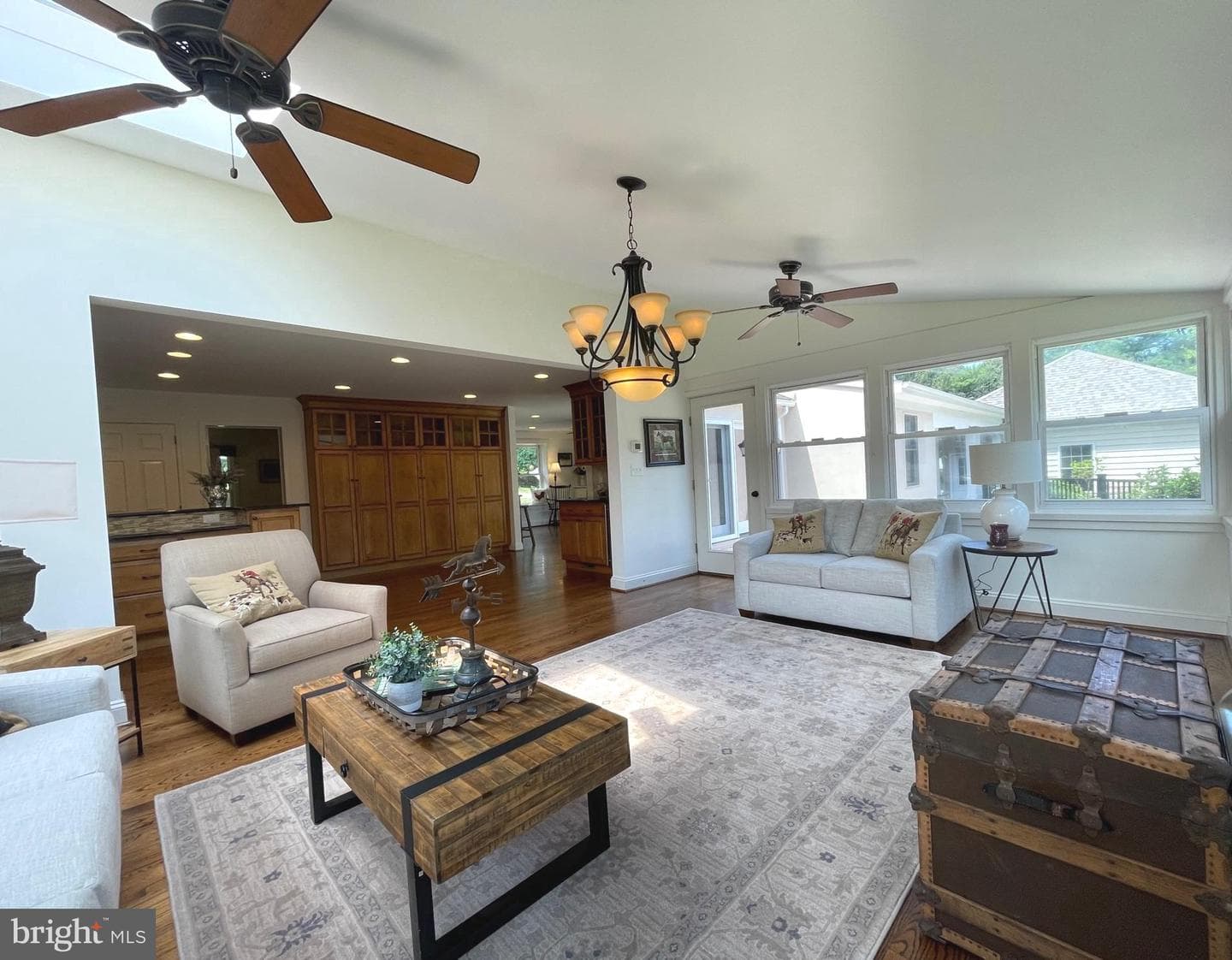 138 Davis Road photo 12