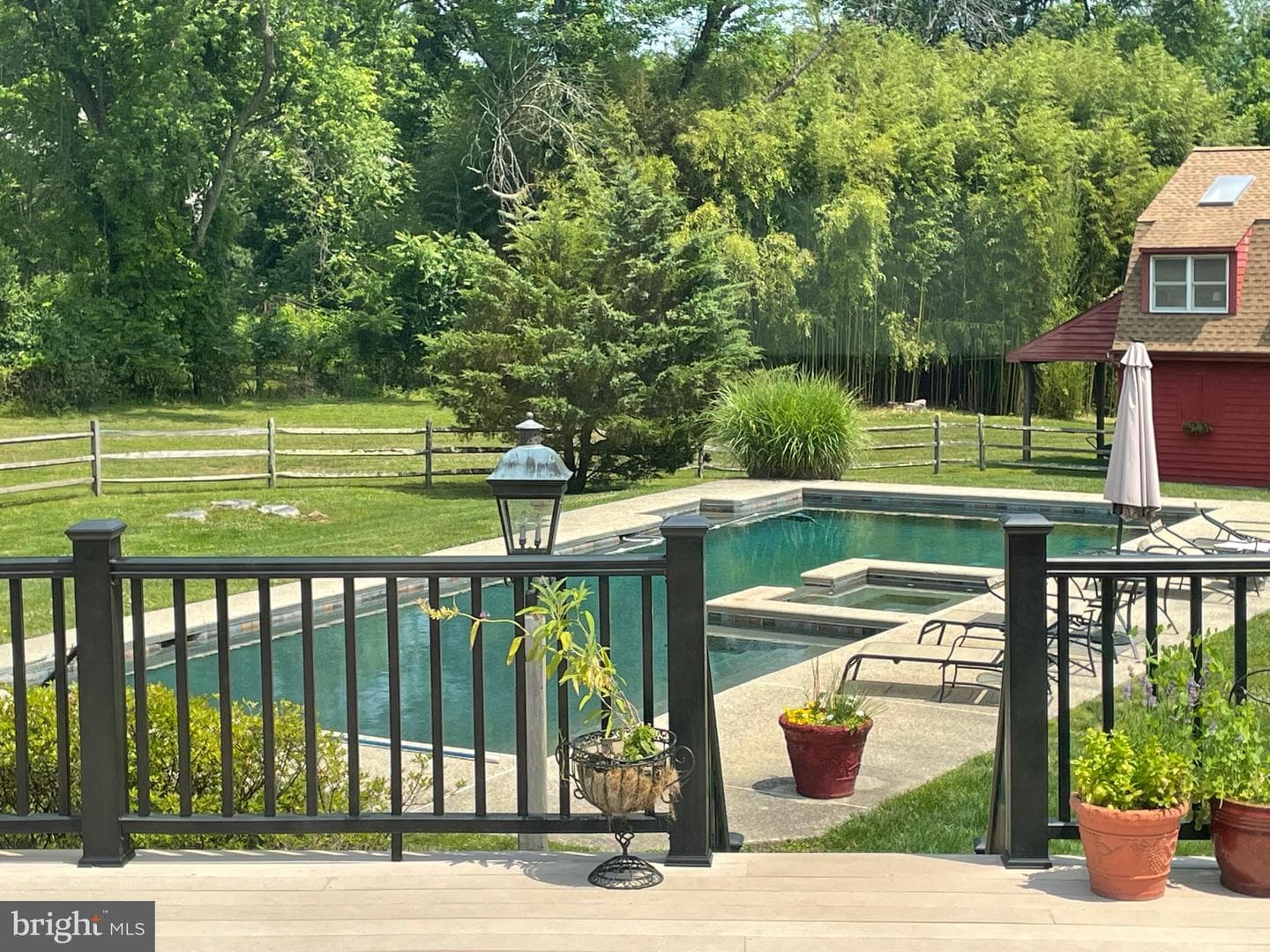 138 Davis Road photo 33