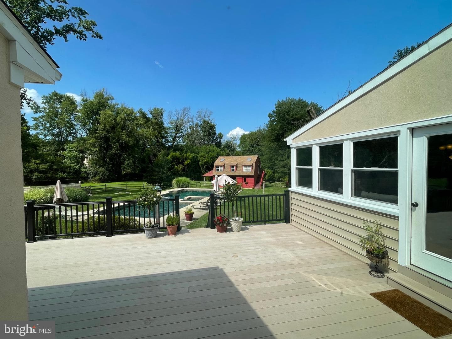 138 Davis Road photo 35