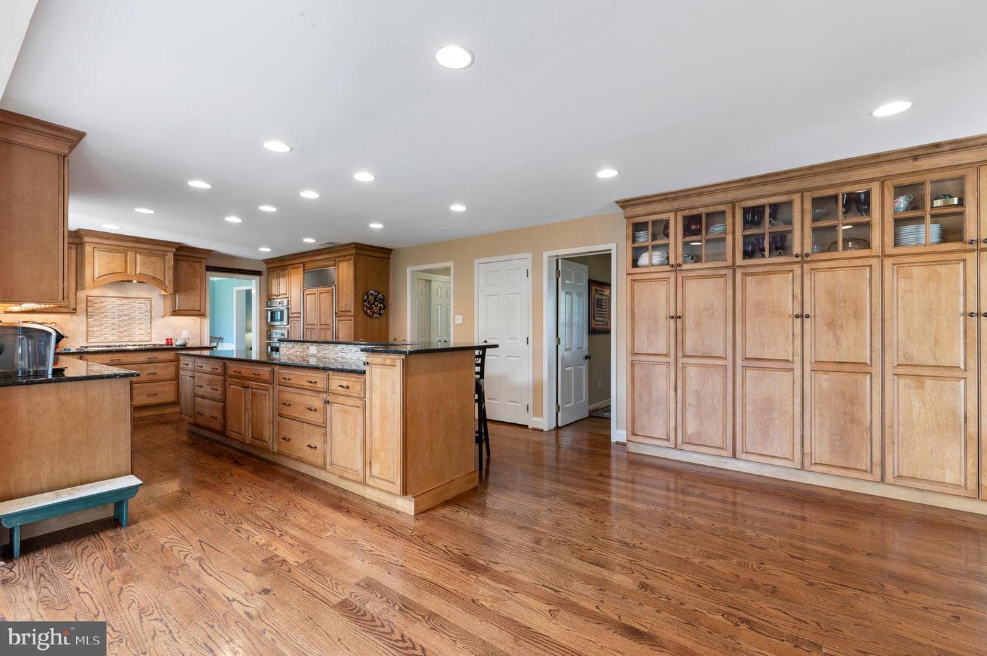 138 Davis Road photo 50