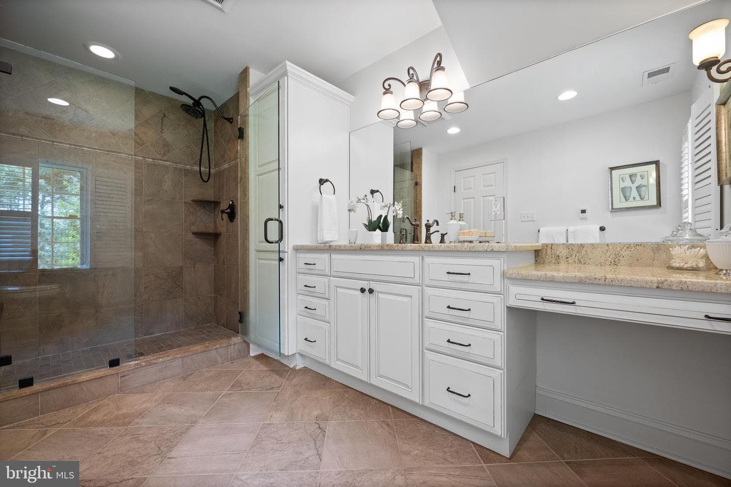 138 Davis Road photo 60