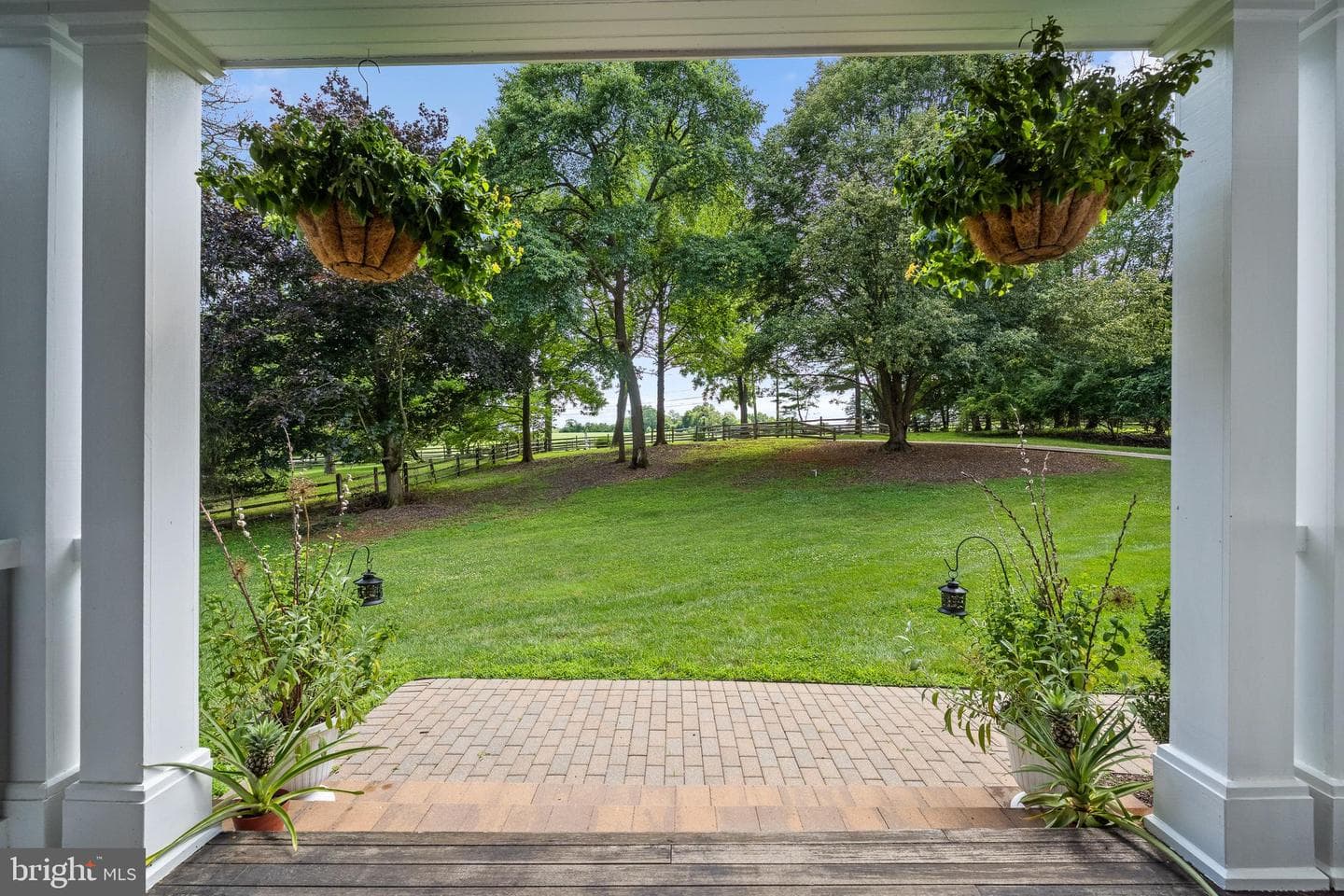138 Davis Road photo 68