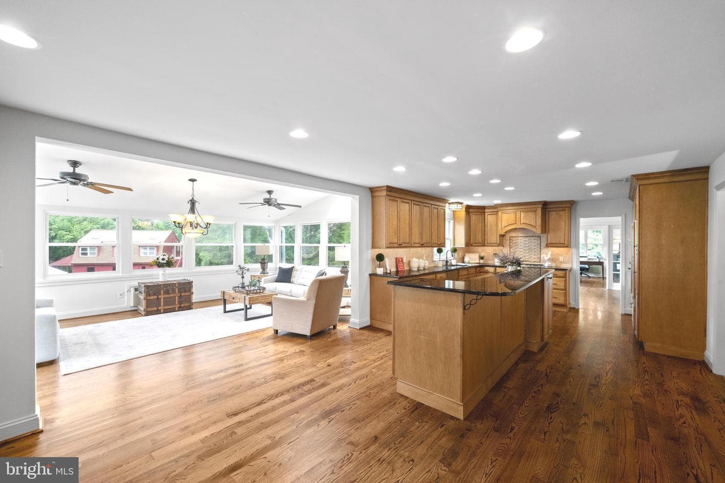 138 Davis Road photo 8