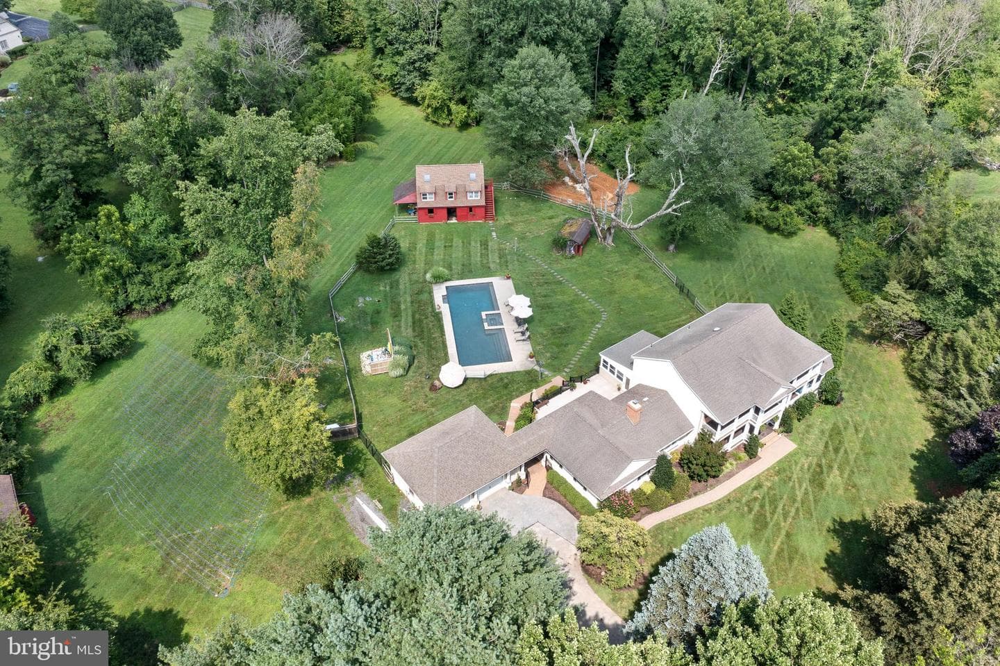 138 Davis Road photo 96