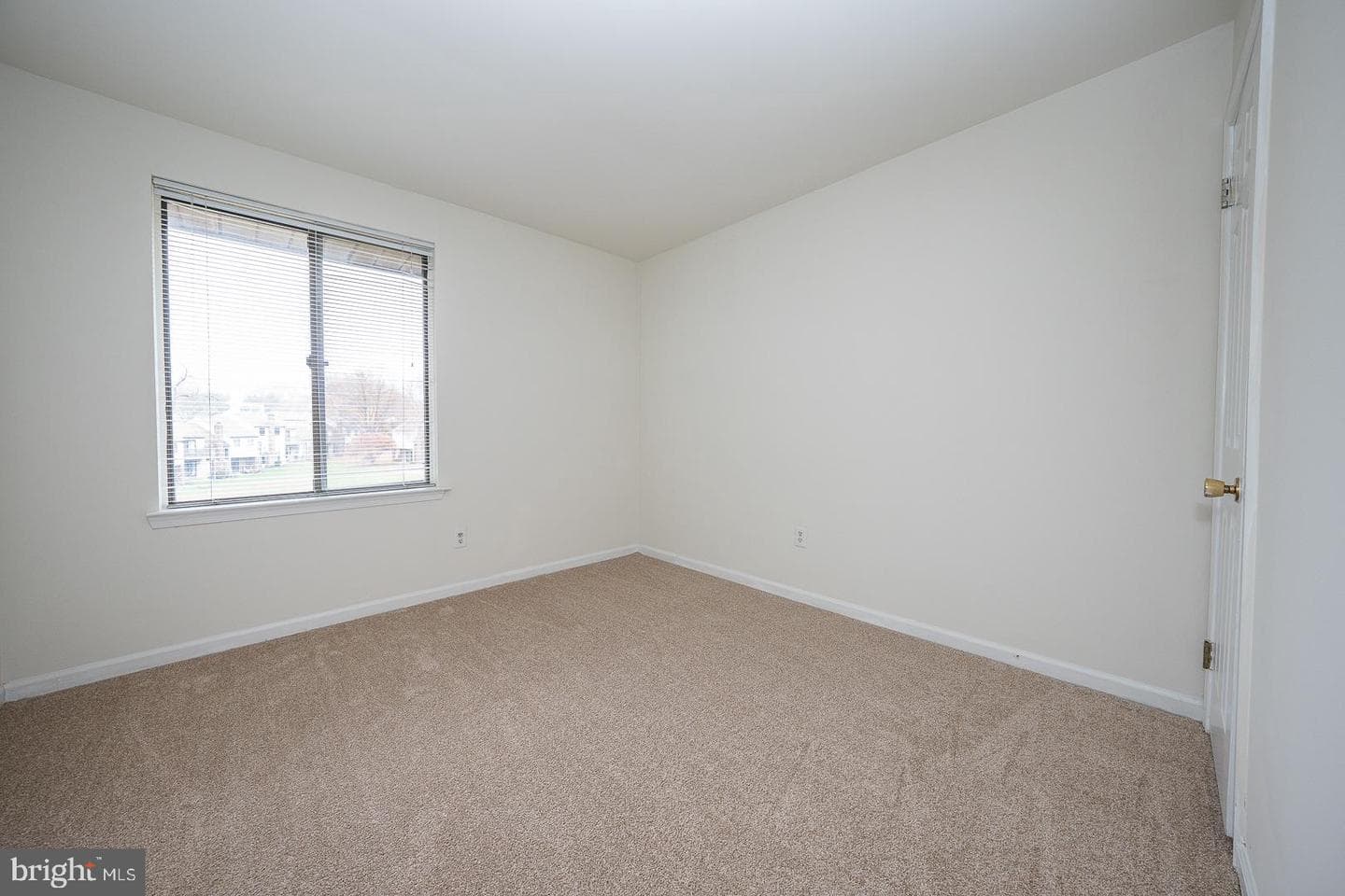 28 Elan Lane photo 18