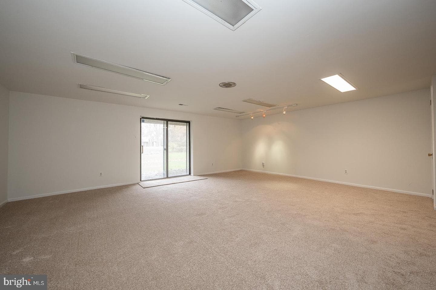 28 Elan Lane photo 32