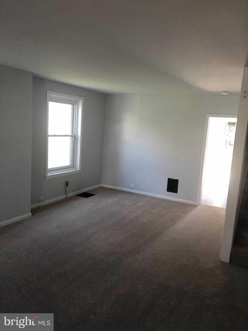 112 Chester Avenue photo 3