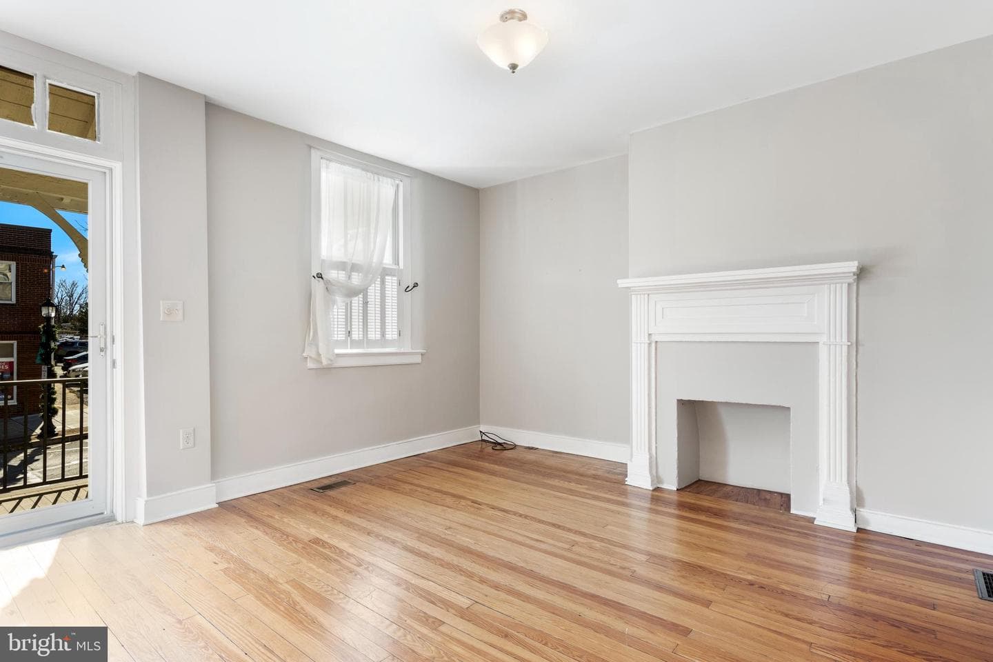 311 E State Street photo 8