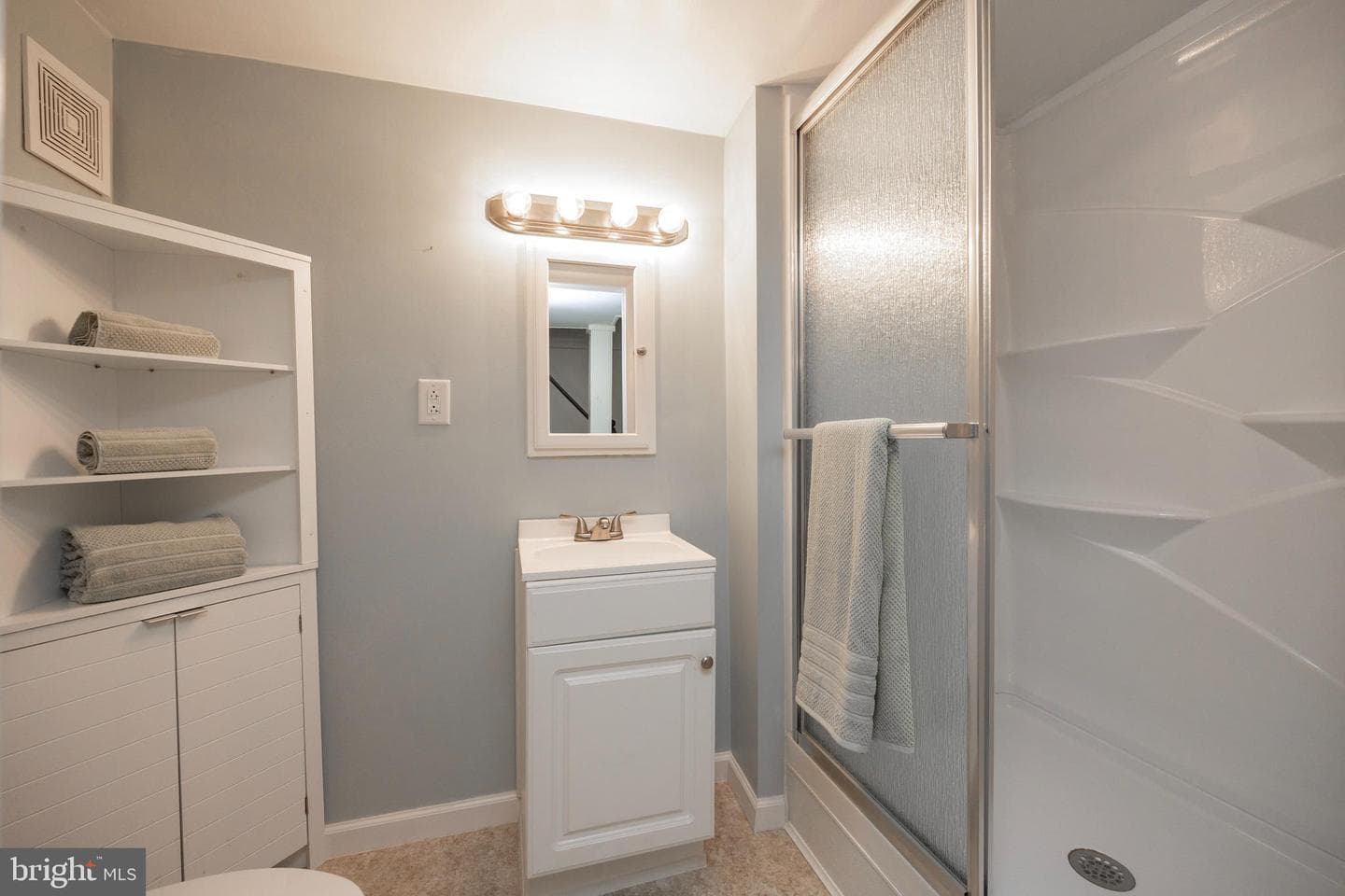 429 Fairfax Drive photo 28