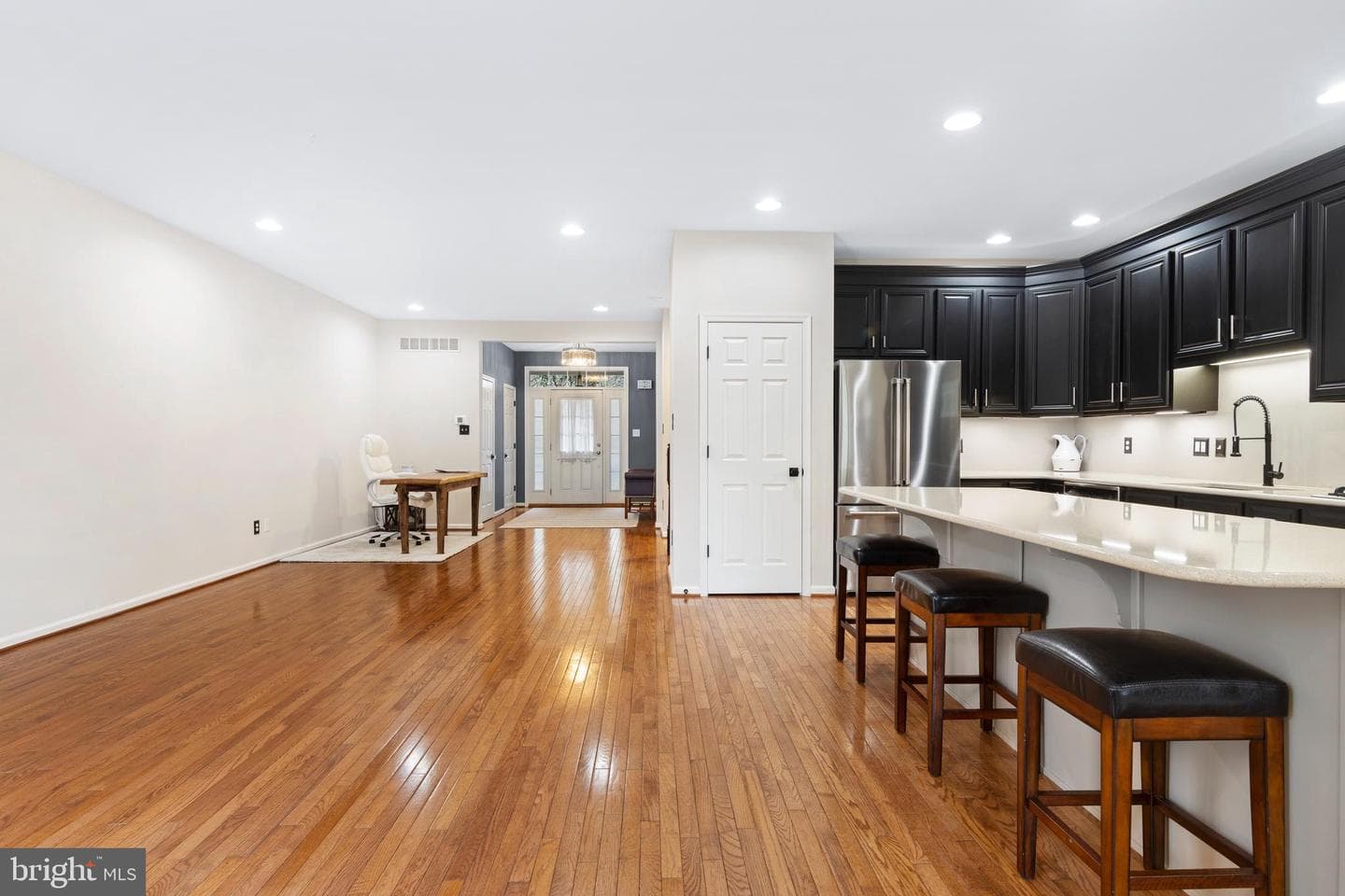 207 Deepdale Drive photo 11