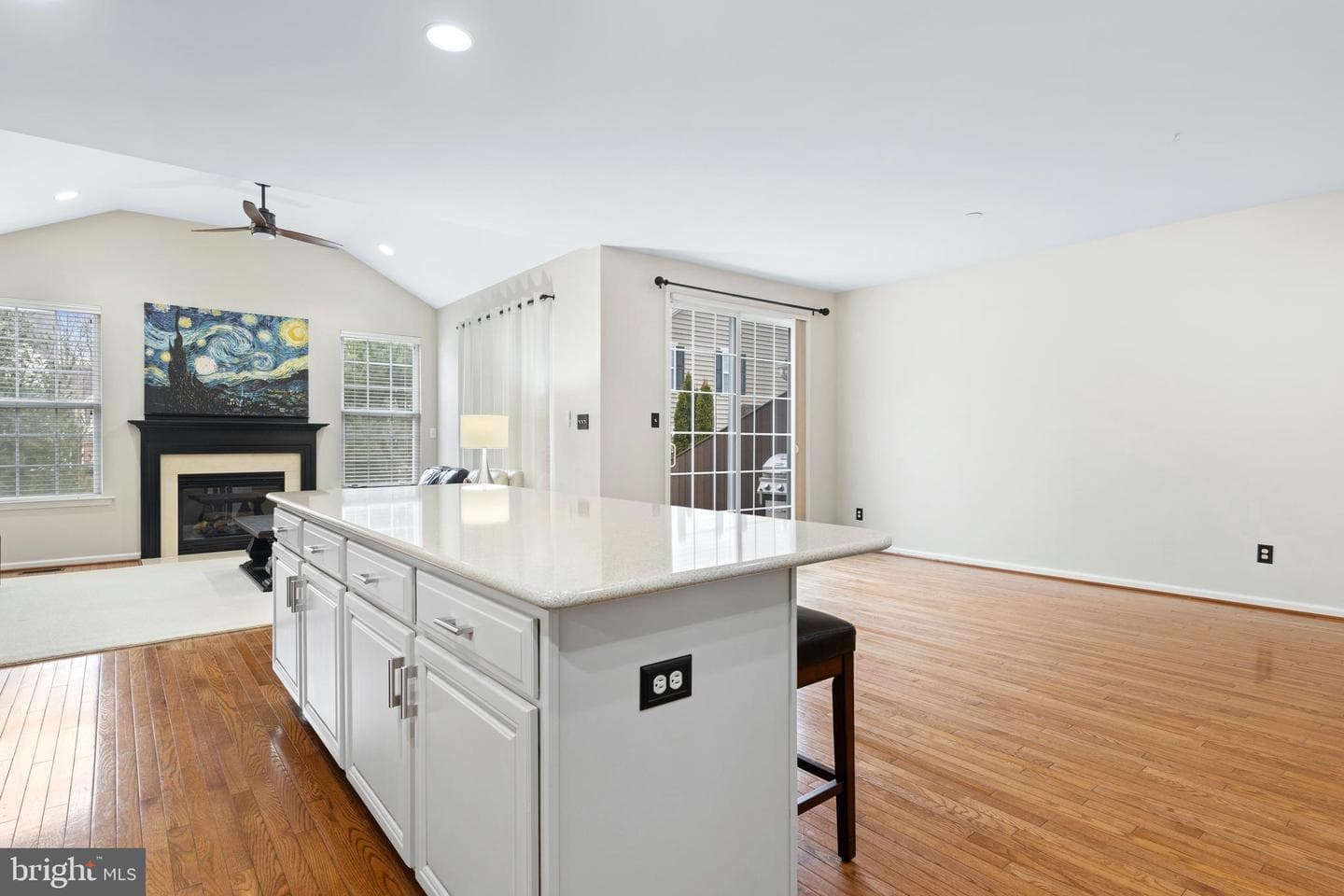 207 Deepdale Drive photo 15
