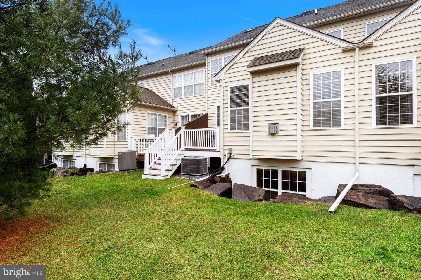207 Deepdale Drive photo 40