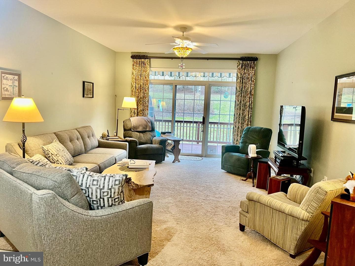 1694 Yardley Drive photo 6