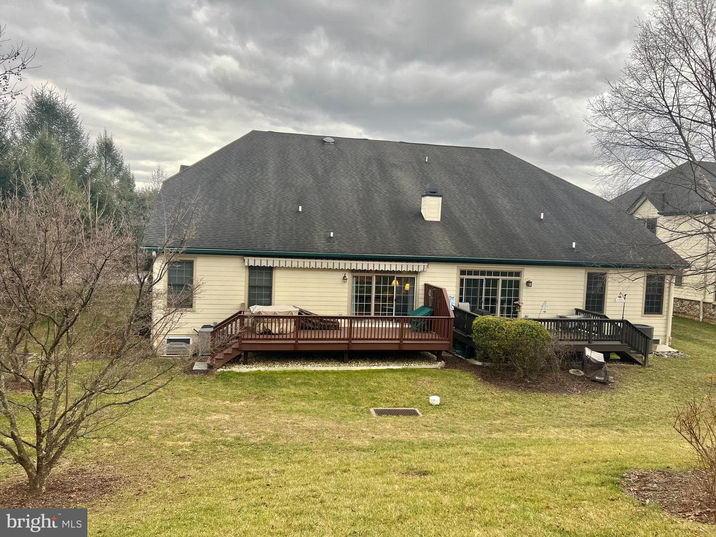 1694 Yardley Drive photo 9