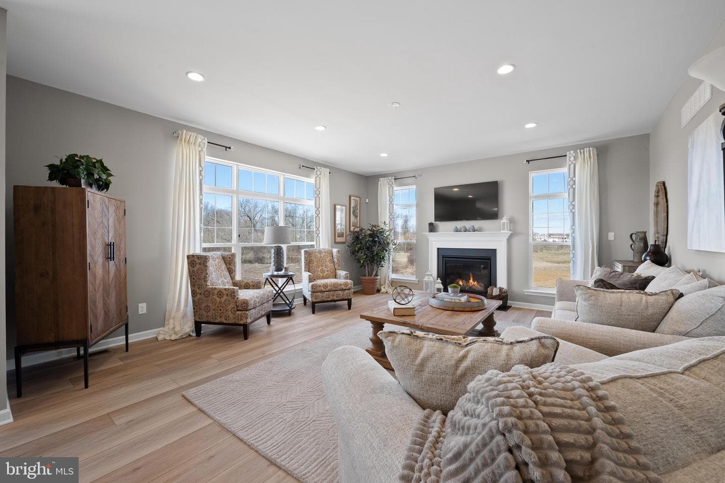 139 Petrelia Drive photo 4