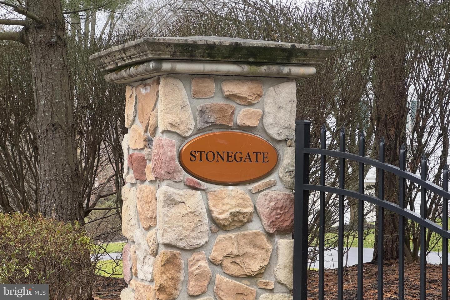 1370 Stonegate Drive photo 2