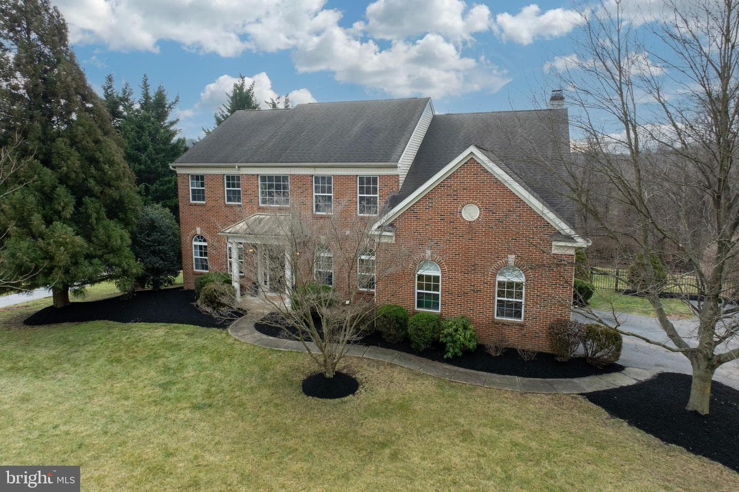 1370 Stonegate Drive photo 5