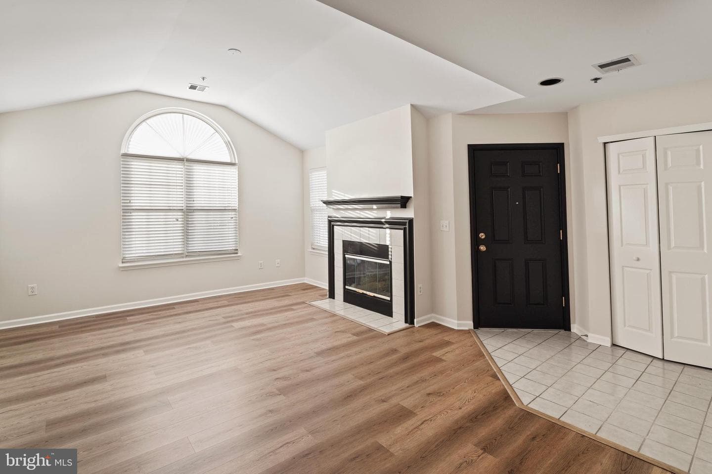 141 Village Way #6a photo 11