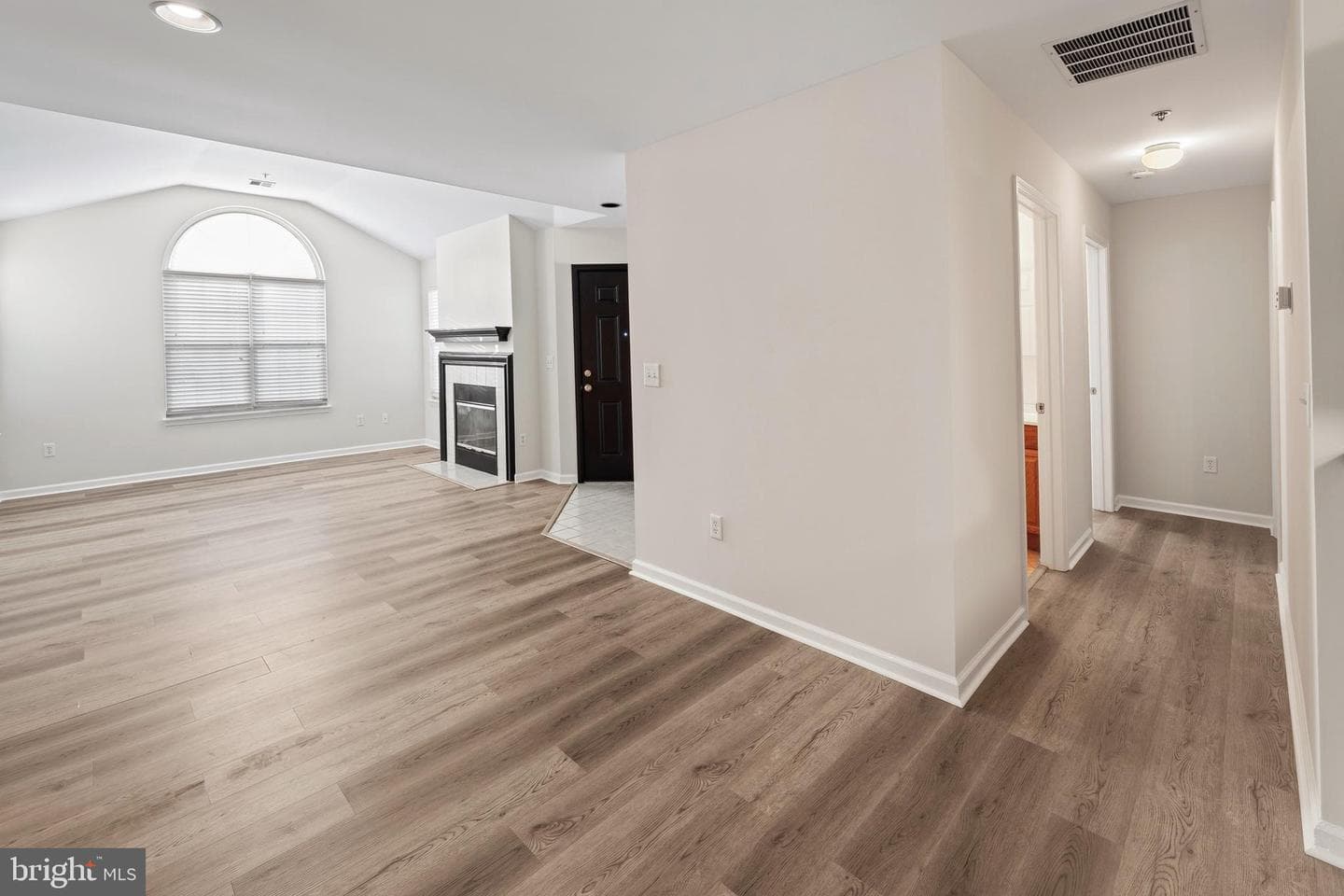 141 Village Way #6a photo 13