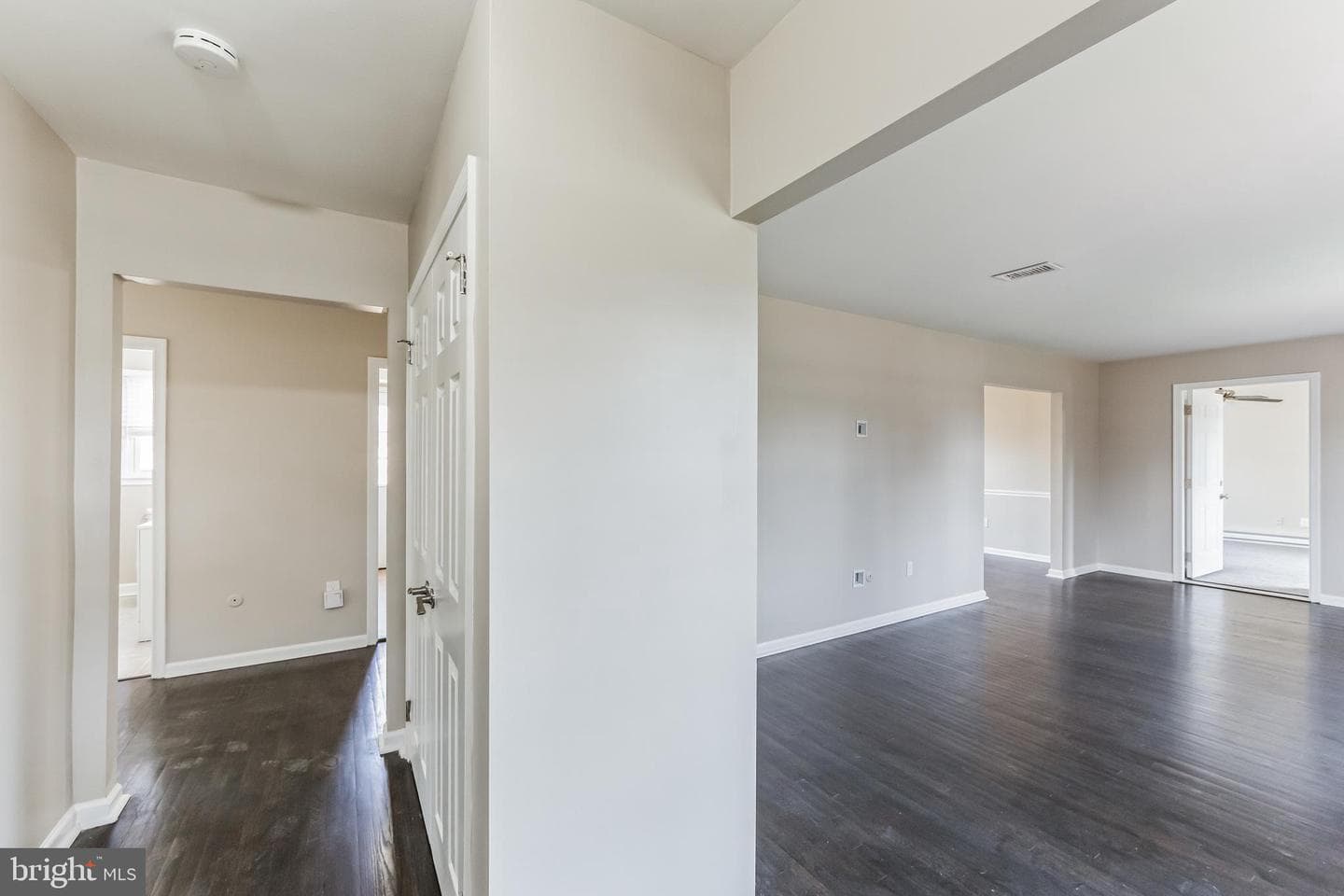 550 N Walnut Road photo 17
