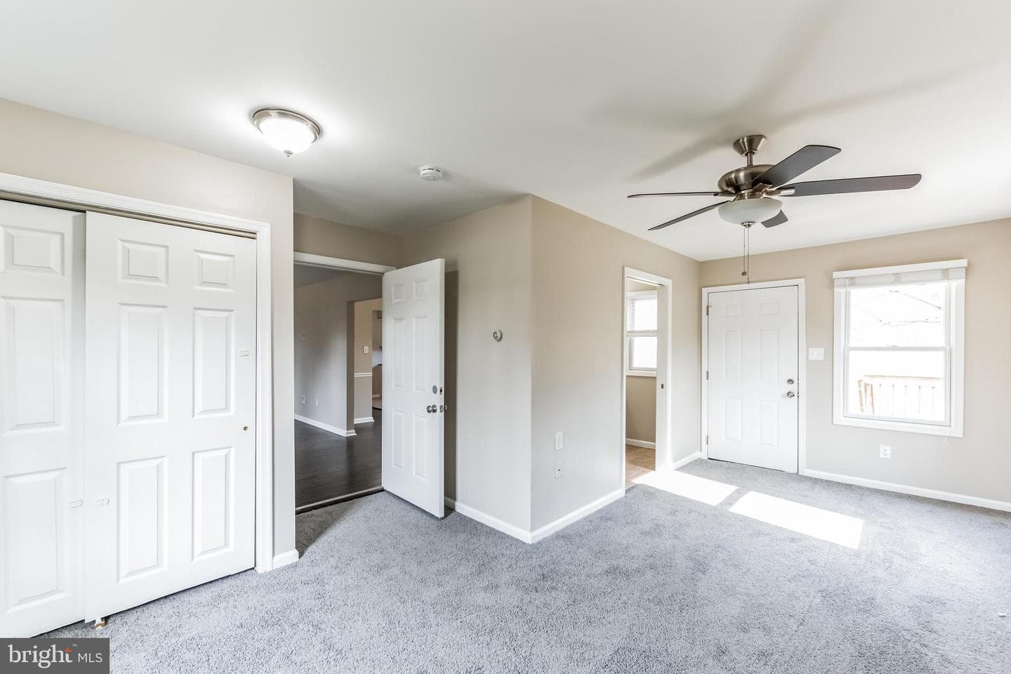 550 N Walnut Road photo 18