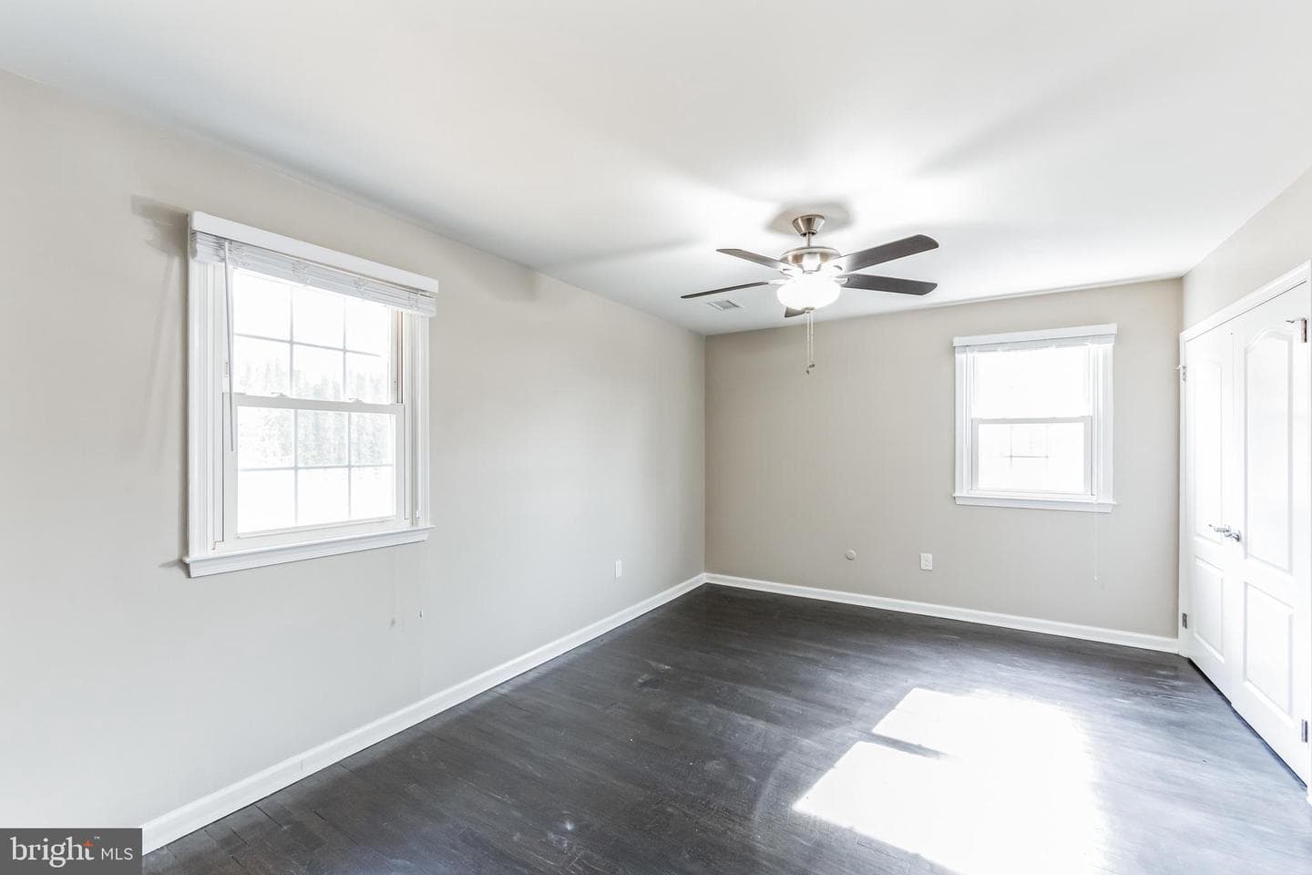 550 N Walnut Road photo 23