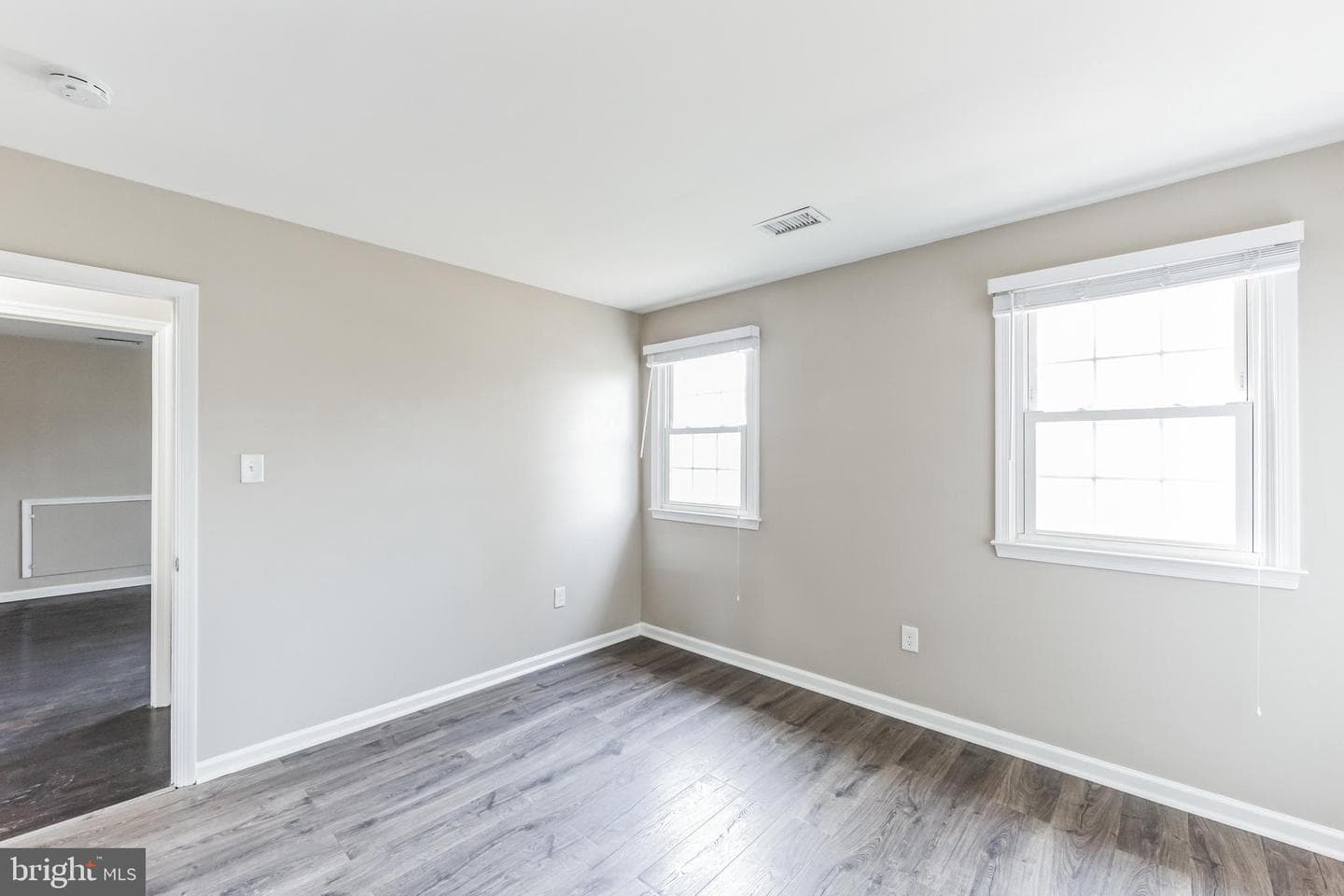 550 N Walnut Road photo 25