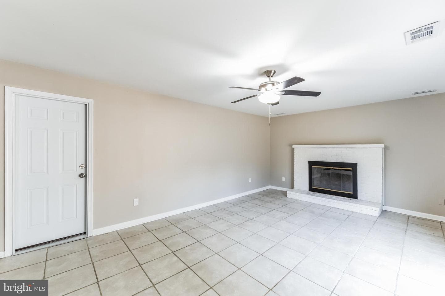 550 N Walnut Road photo 8