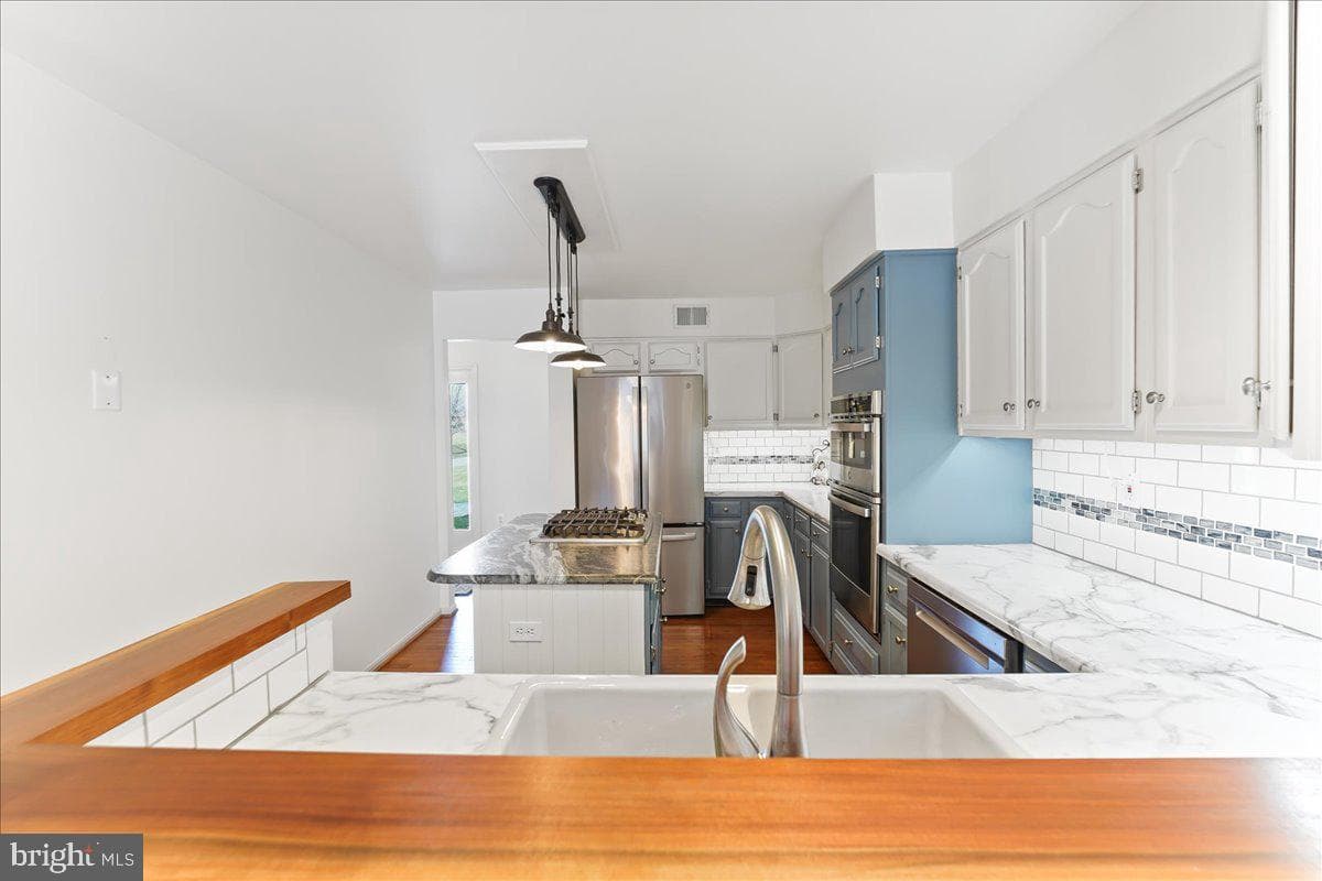 101 Alford Court photo 17