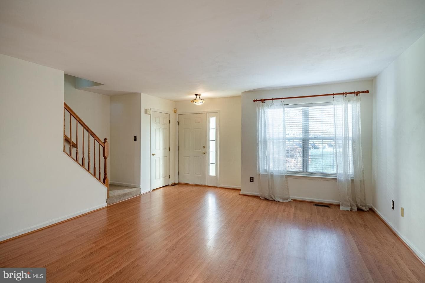728 Shropshire Drive photo 4