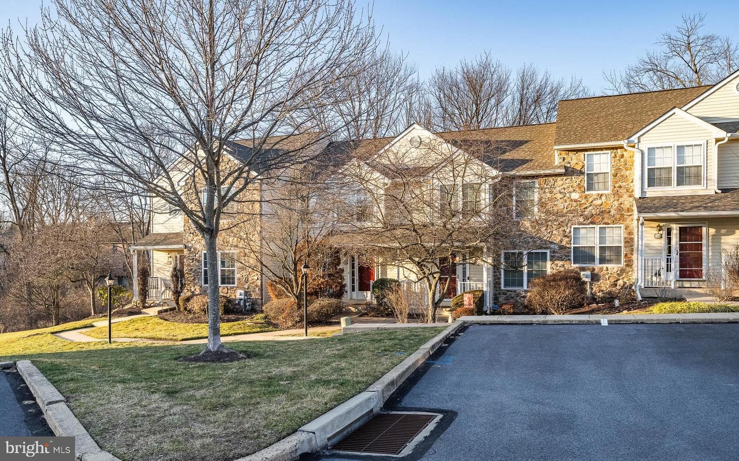 728 Shropshire Drive photo 40