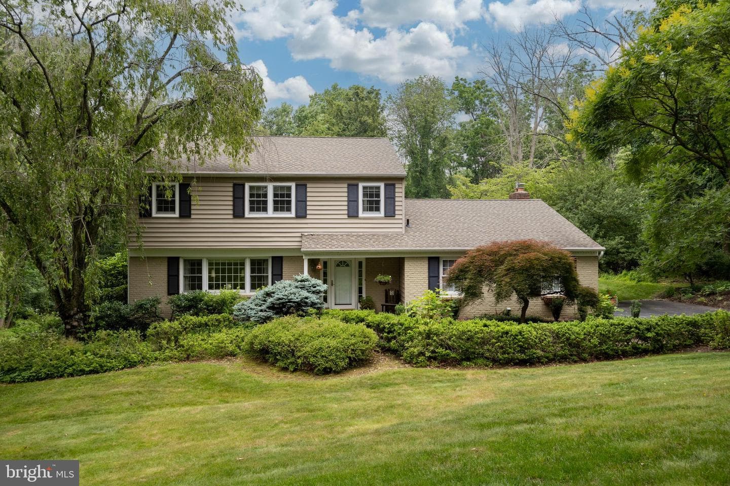 610 Gages Lane photo 1