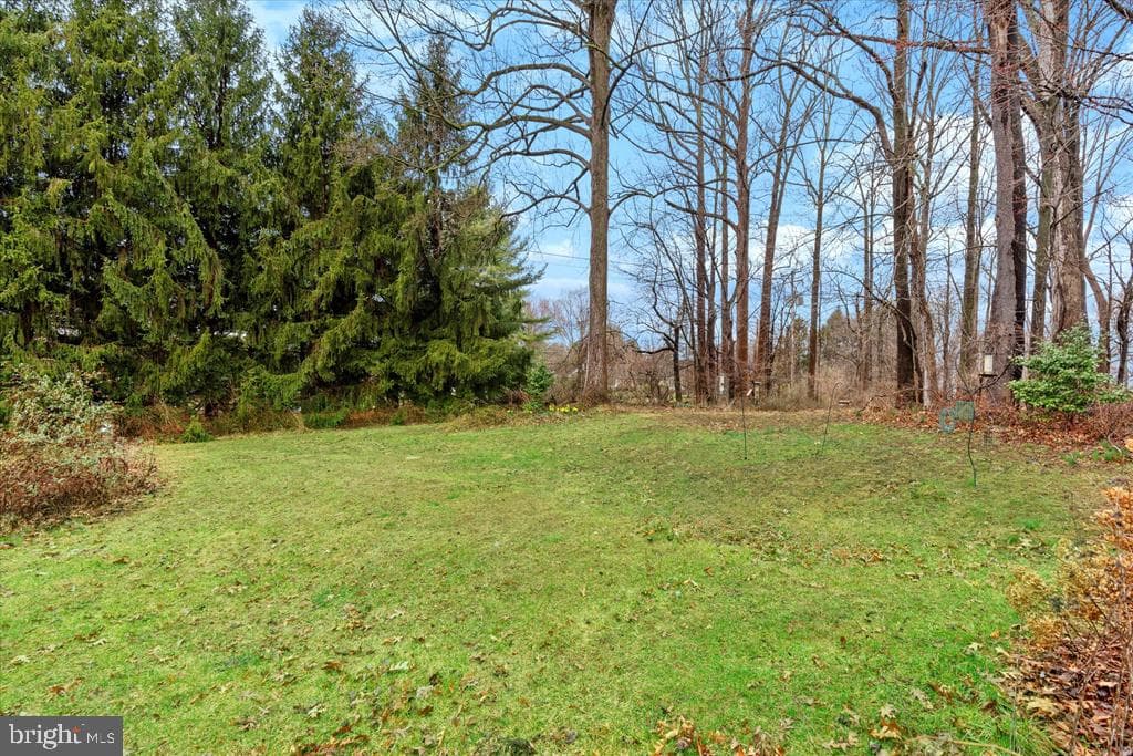 201 Whitestone Drive photo 2
