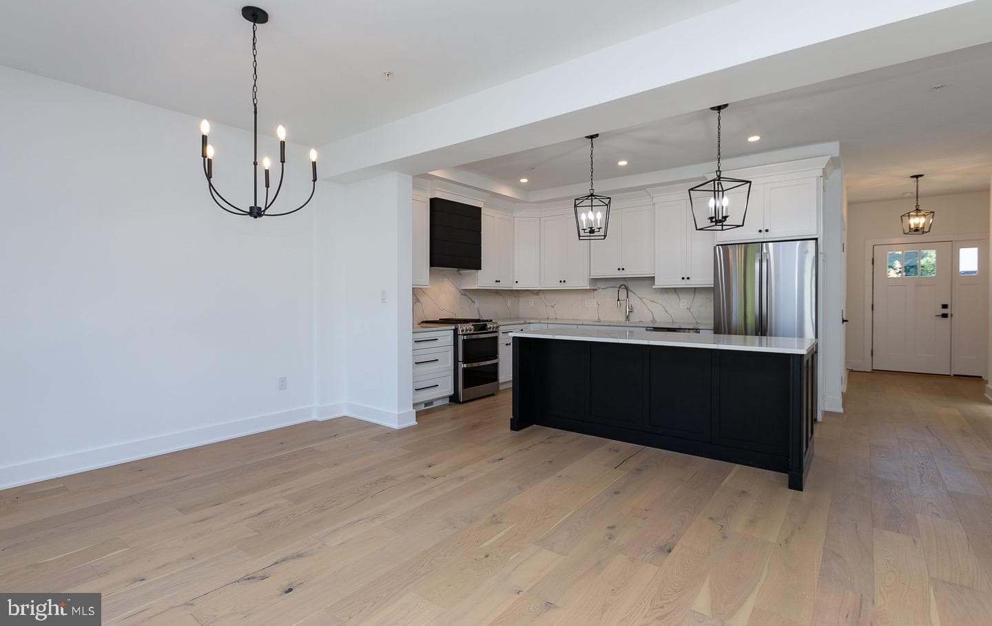 982 Henry Avenue photo 12