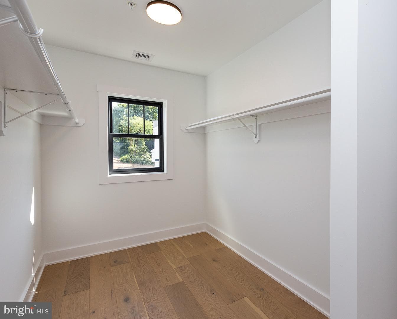 982 Henry Avenue photo 20