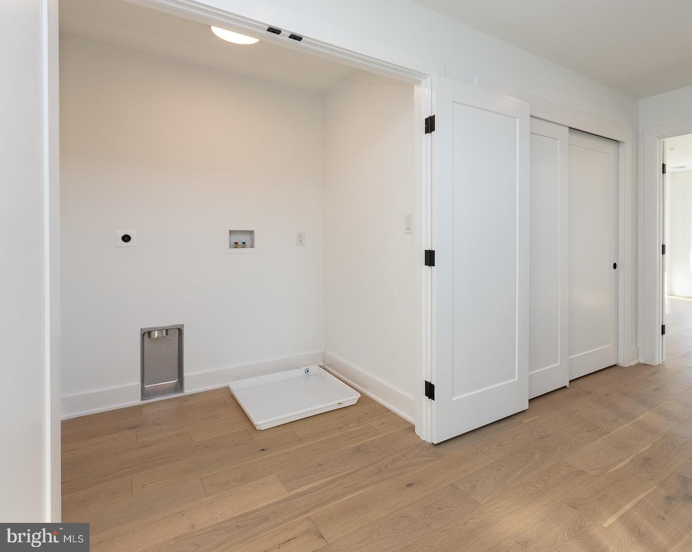 982 Henry Avenue photo 26
