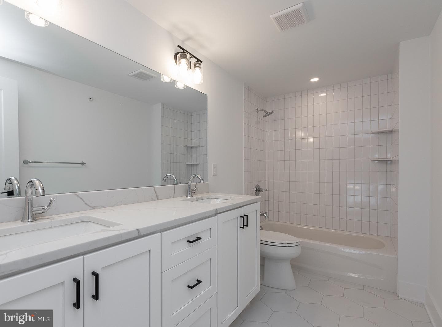 982 Henry Avenue photo 34