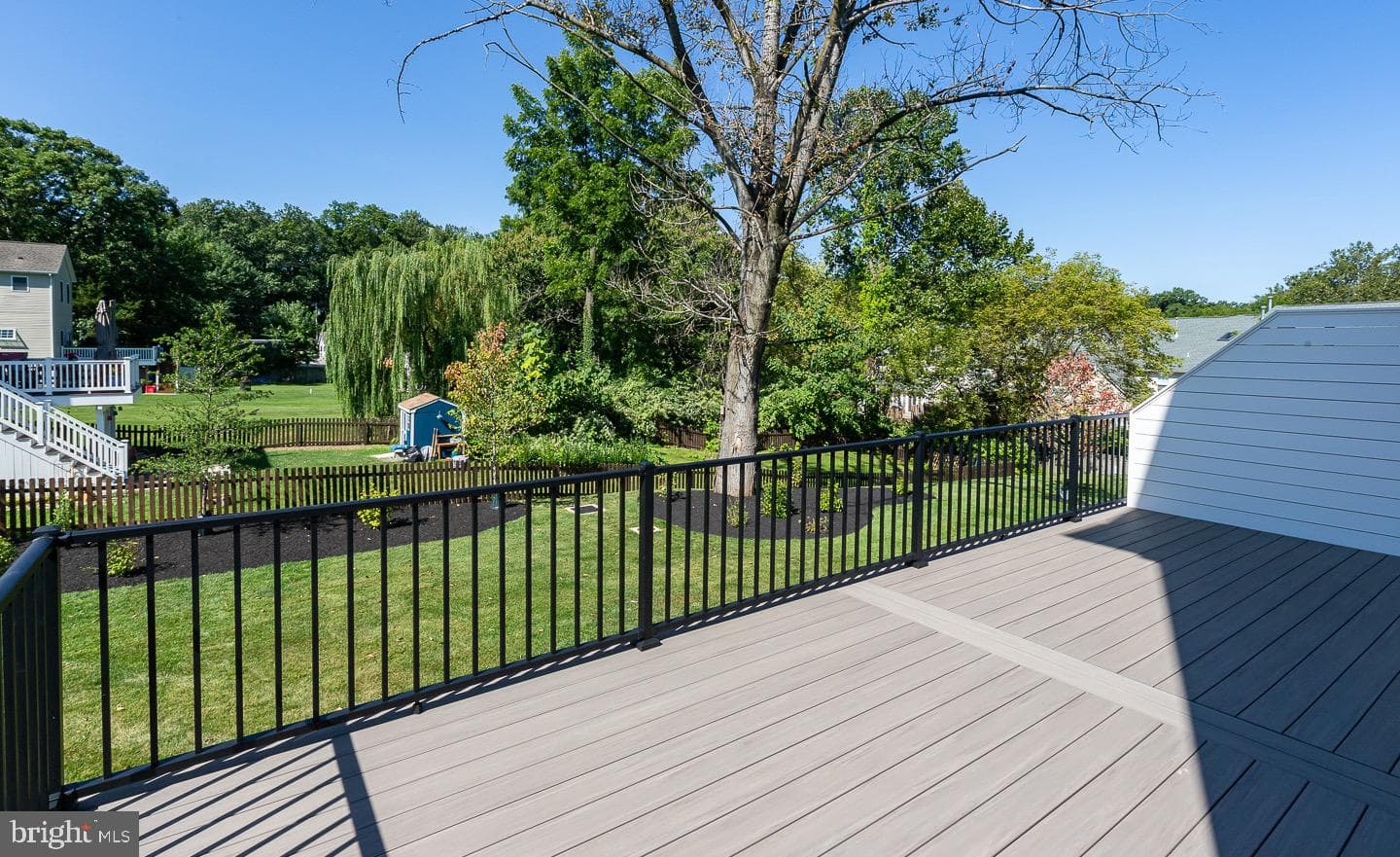 982 Henry Avenue photo 44