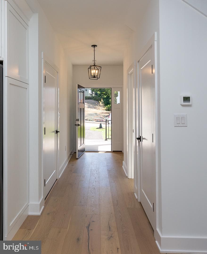 982 Henry Avenue photo 6