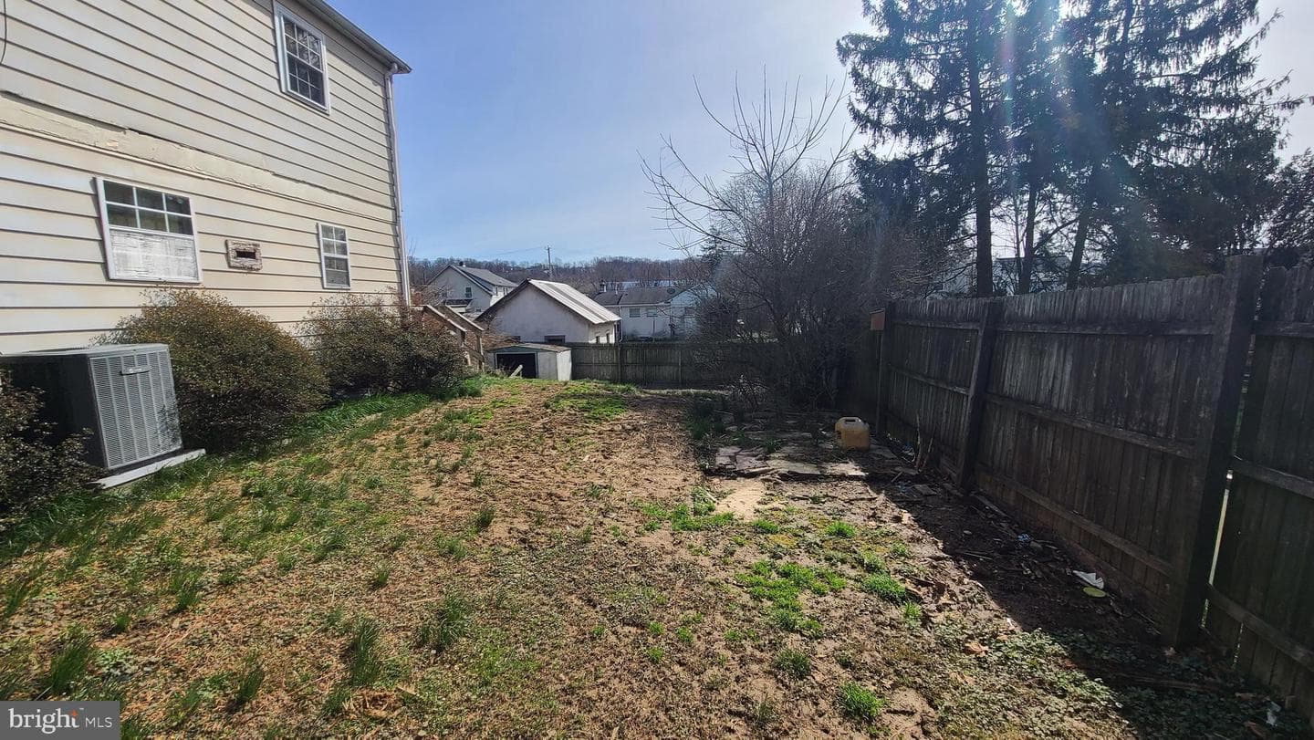 512 Grant Avenue photo 3