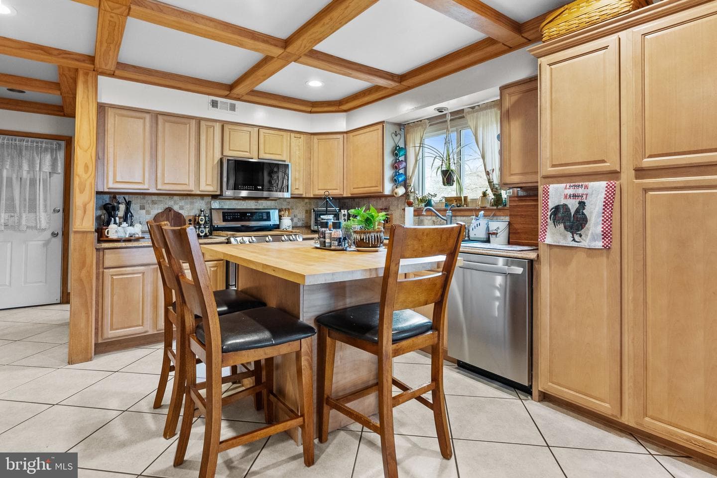 261 Tudor Circle photo 5