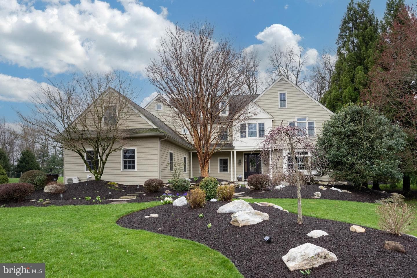 1062 Haverhill Road photo 2