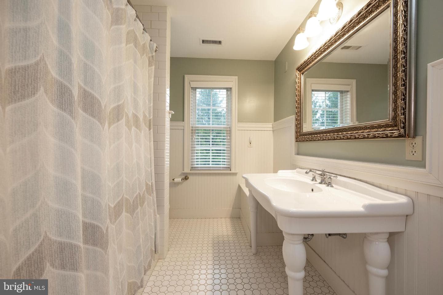 1062 Haverhill Road photo 49