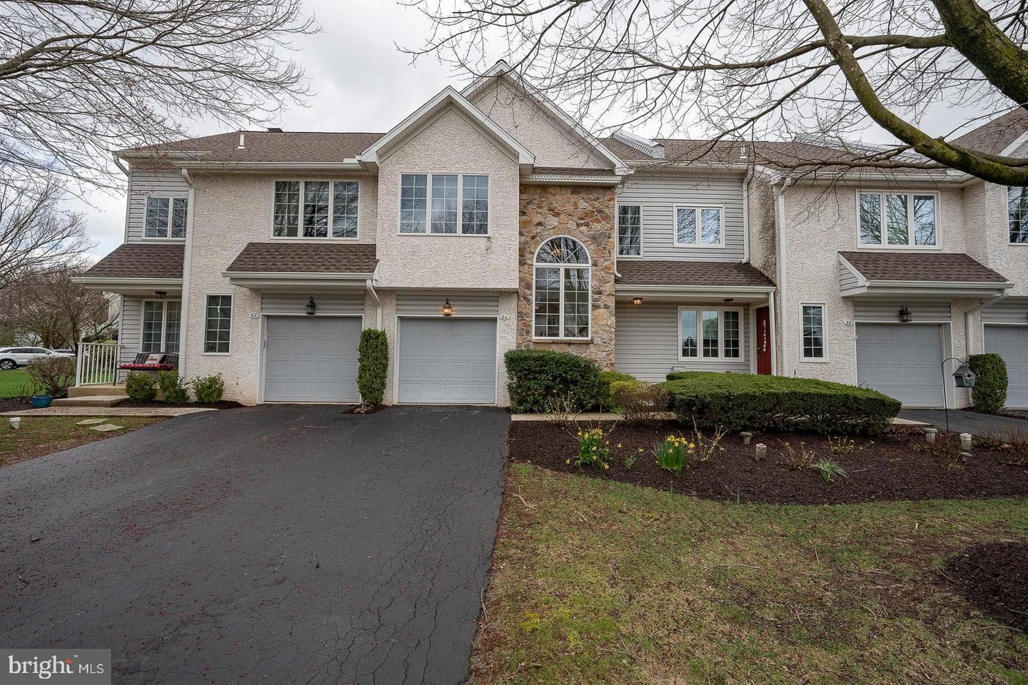 64 Buttonwood Drive photo 1