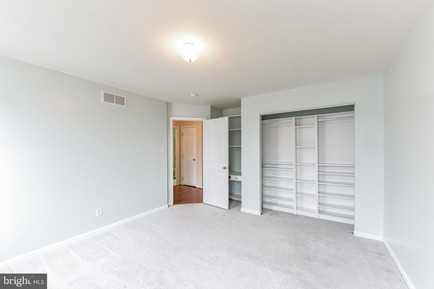 286 Yorktown Court photo 27