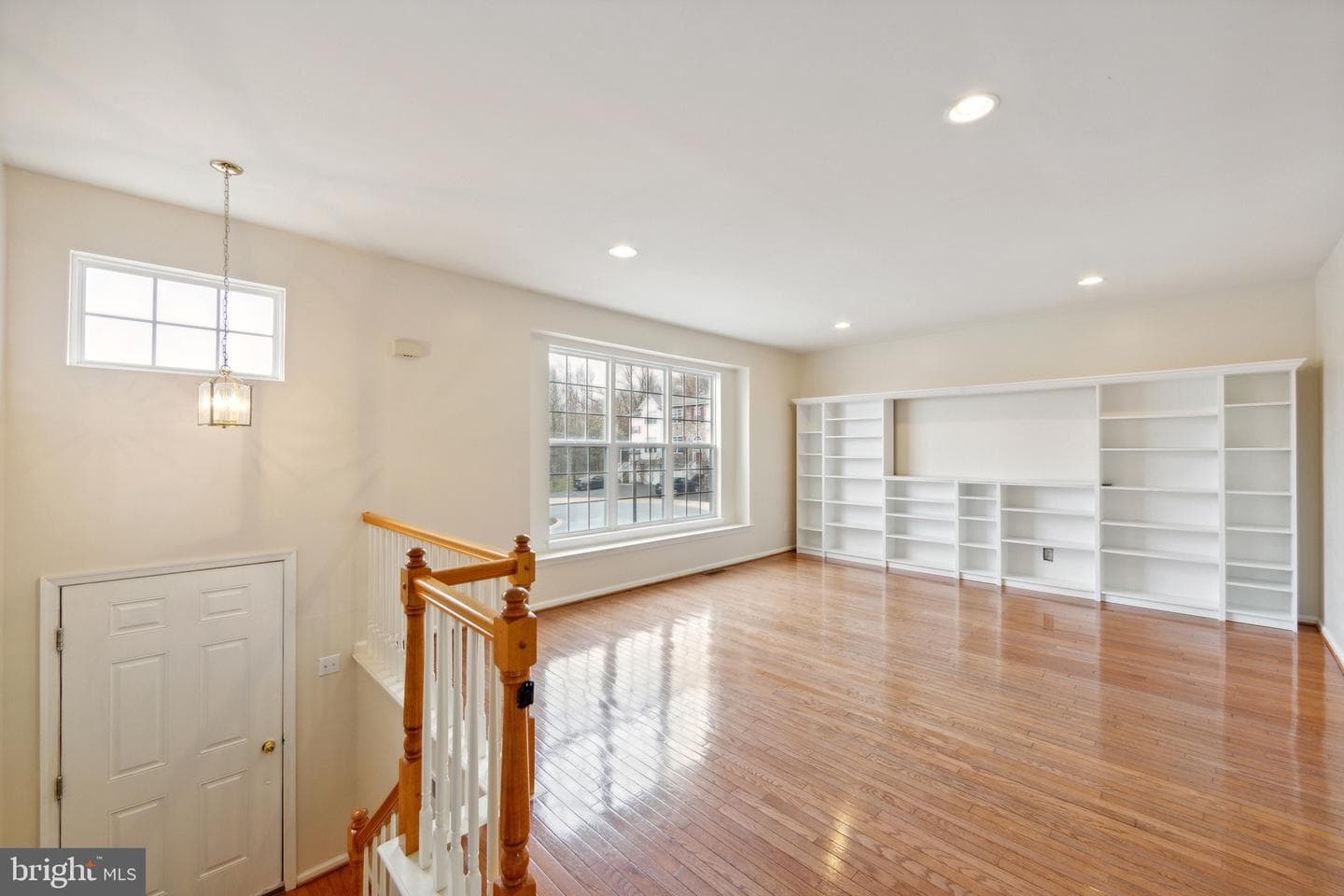 286 Yorktown Court photo 3