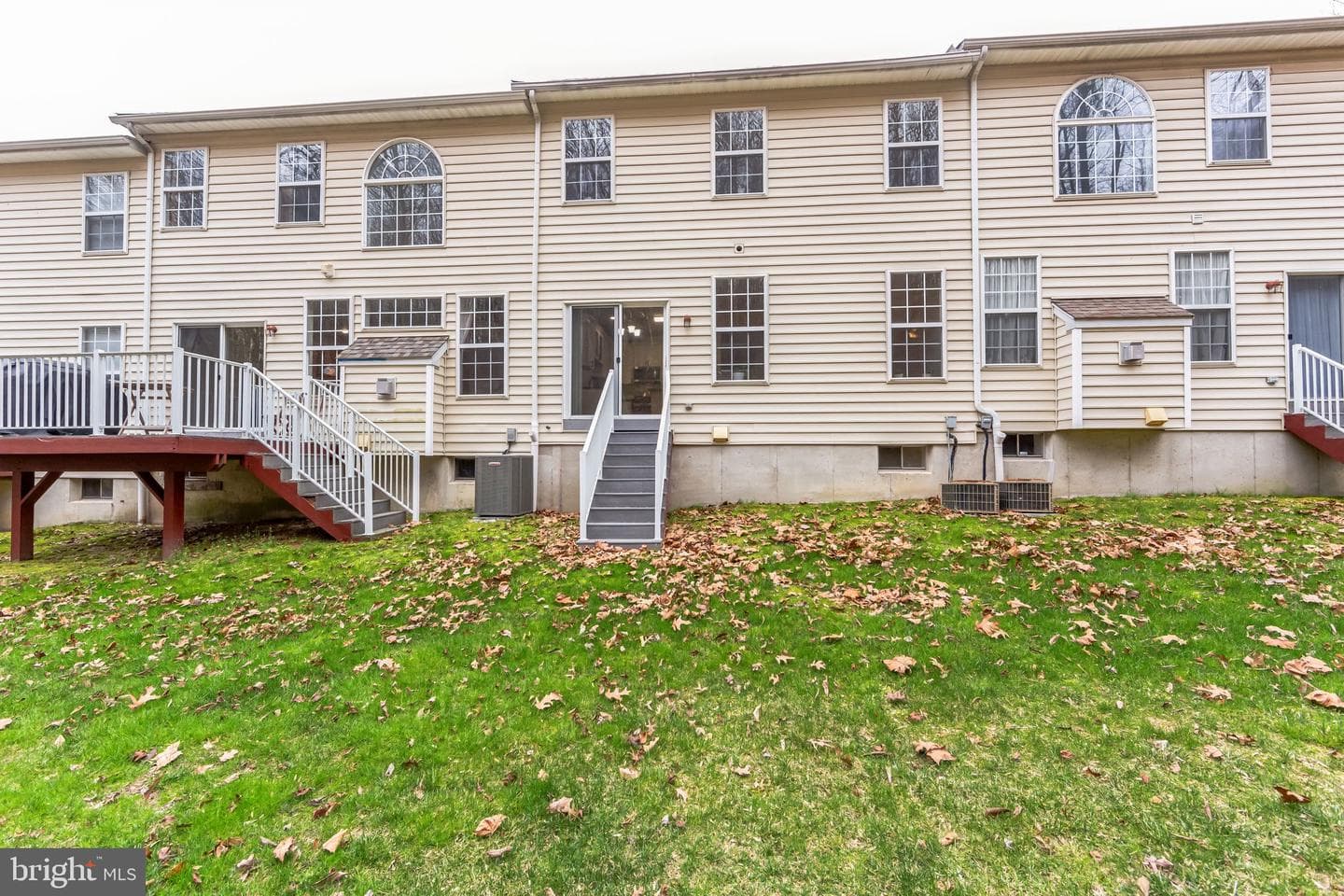 286 Yorktown Court photo 34