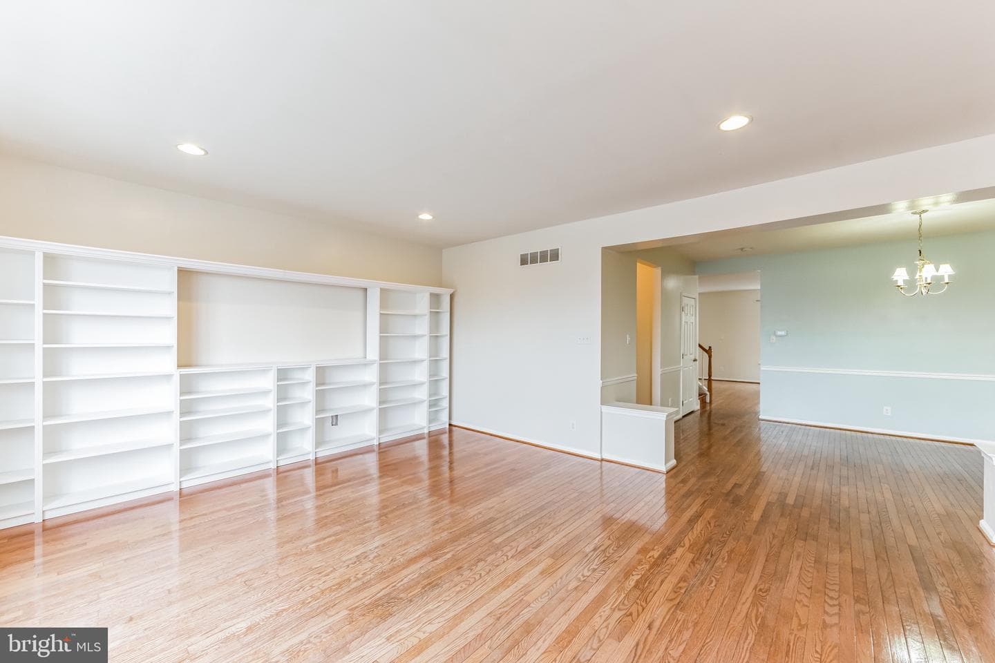 286 Yorktown Court photo 5